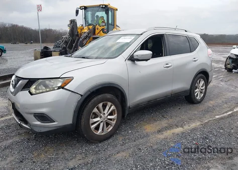 2015 Nissan Rogue Sv z USA, uszkodzony, nr VIN 5N1AT2MT7FC835561